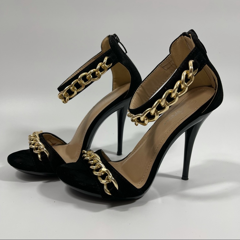 ❌SOLD❌ Black suede open toe chain strap heels size 6 - Picture 2 of 6